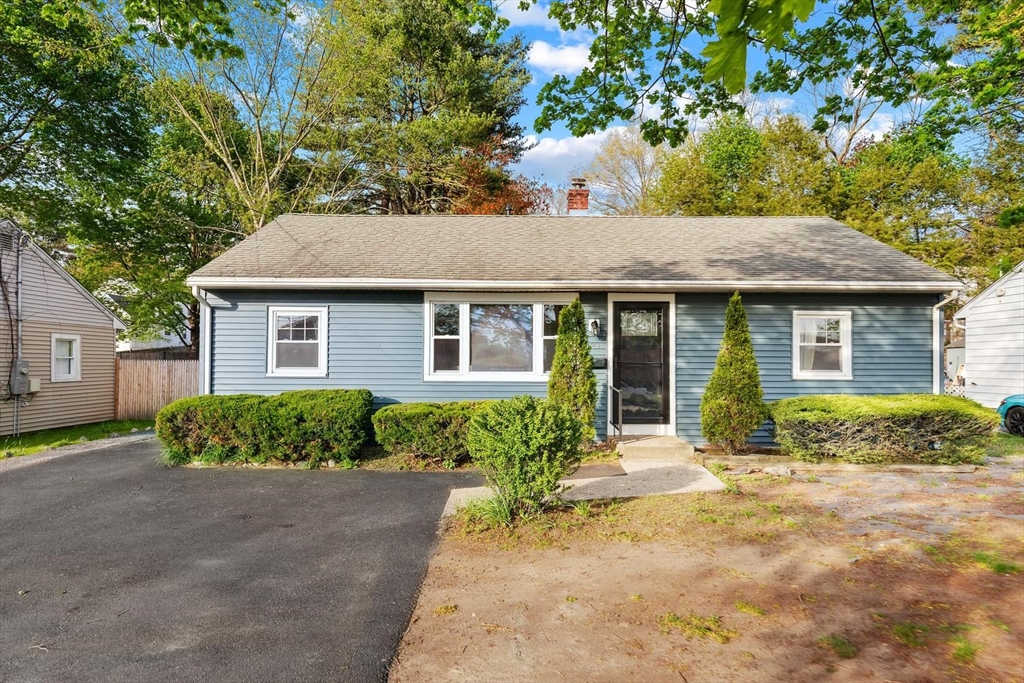 423 Bedford St, Lexington, Massachusetts, 4 Bedrooms Bedrooms, 7 Rooms Rooms,1.5 BathroomsBathrooms,Residential,For Sale,Bedford St,73515202