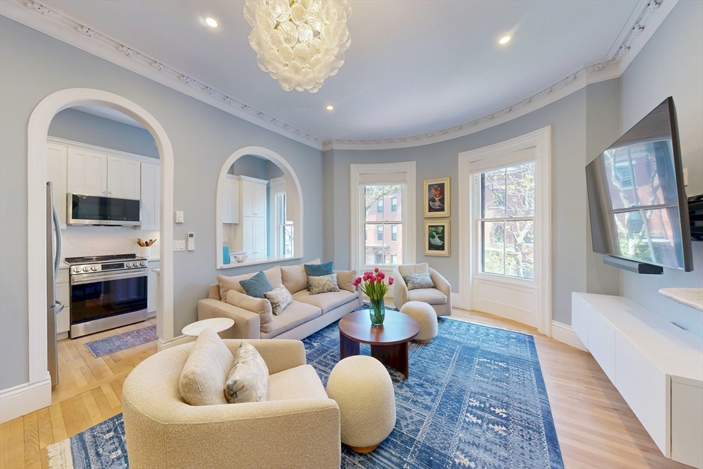 86 Worcester St, Boston, Massachusetts, 2 Bedrooms Bedrooms, 4 Rooms Rooms,1 BathroomBathrooms,Residential,For Sale,Worcester St,73515204