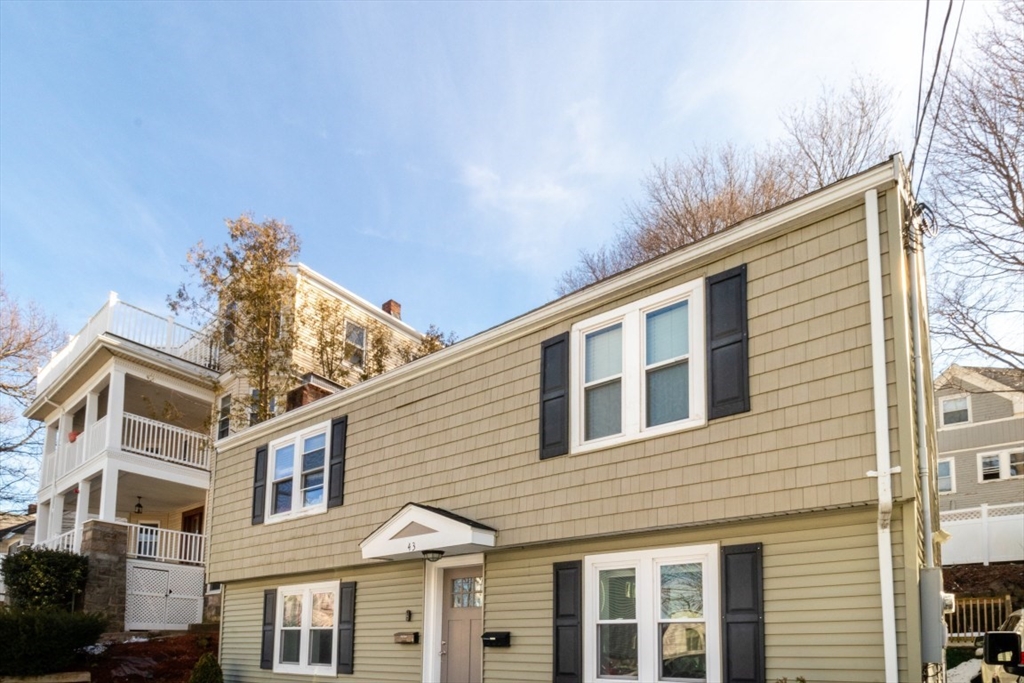 43 Sagamore Ave, Winthrop, Massachusetts, 2 Bedrooms Bedrooms, 4 Rooms Rooms,1 BathroomBathrooms,Residential,For Sale,Sagamore Ave,73515219