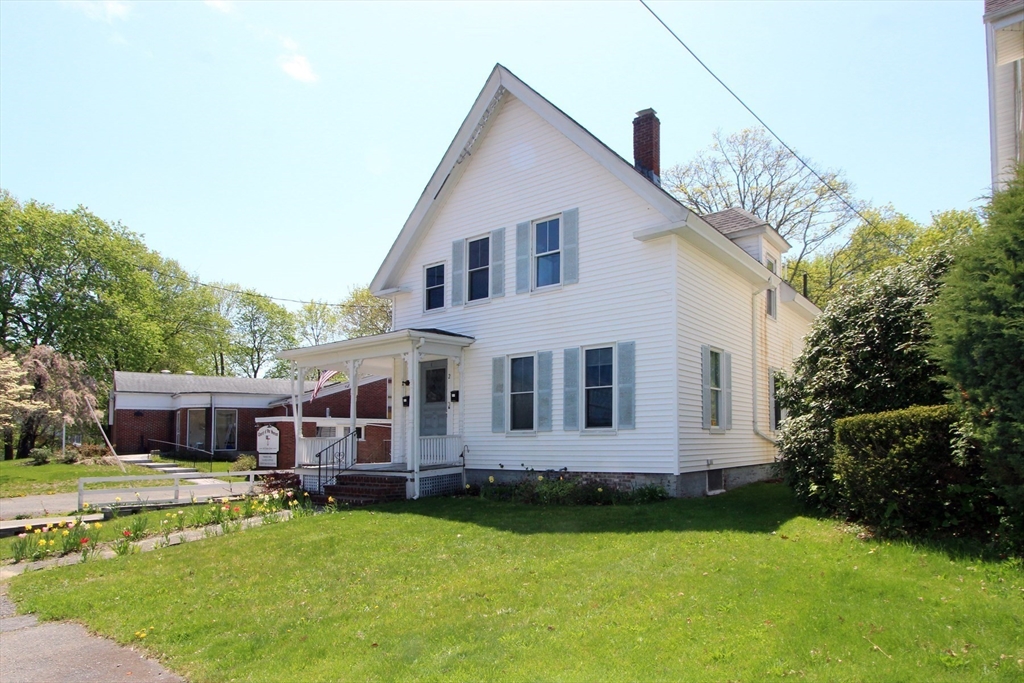 2 High Street, Middleboro, Massachusetts, 5 Bedrooms Bedrooms, 10 Rooms Rooms,2 BathroomsBathrooms,Residential Income,For Sale,High Street,73515233