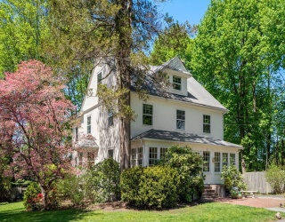 50 W Side Rd, Milton, Massachusetts, 4 Bedrooms Bedrooms, 10 Rooms Rooms,3 BathroomsBathrooms,Residential,For Sale,W Side Rd,73515241