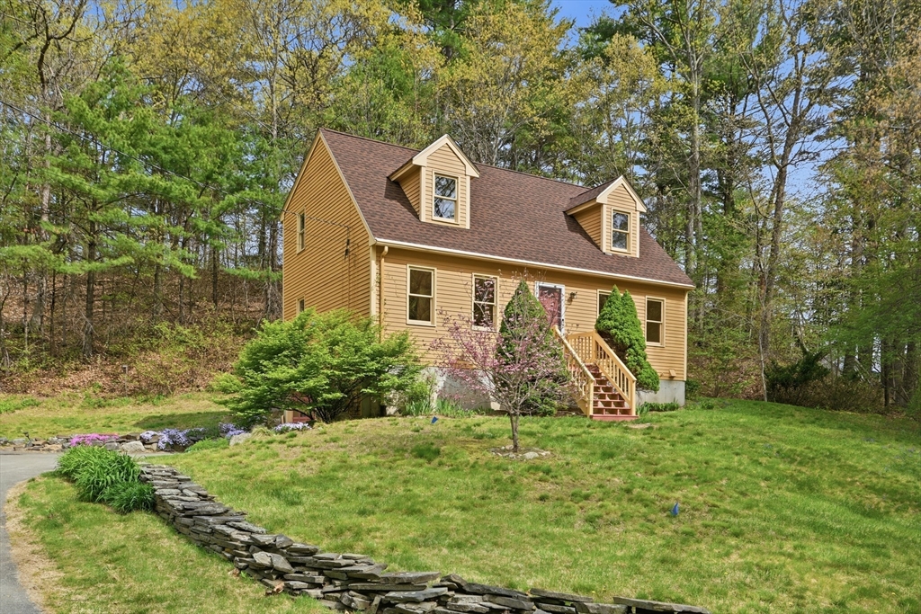 21 Valley, Groton, Massachusetts, 3 Bedrooms Bedrooms, 6 Rooms Rooms,1.5 BathroomsBathrooms,Residential,For Sale,Valley,73515140