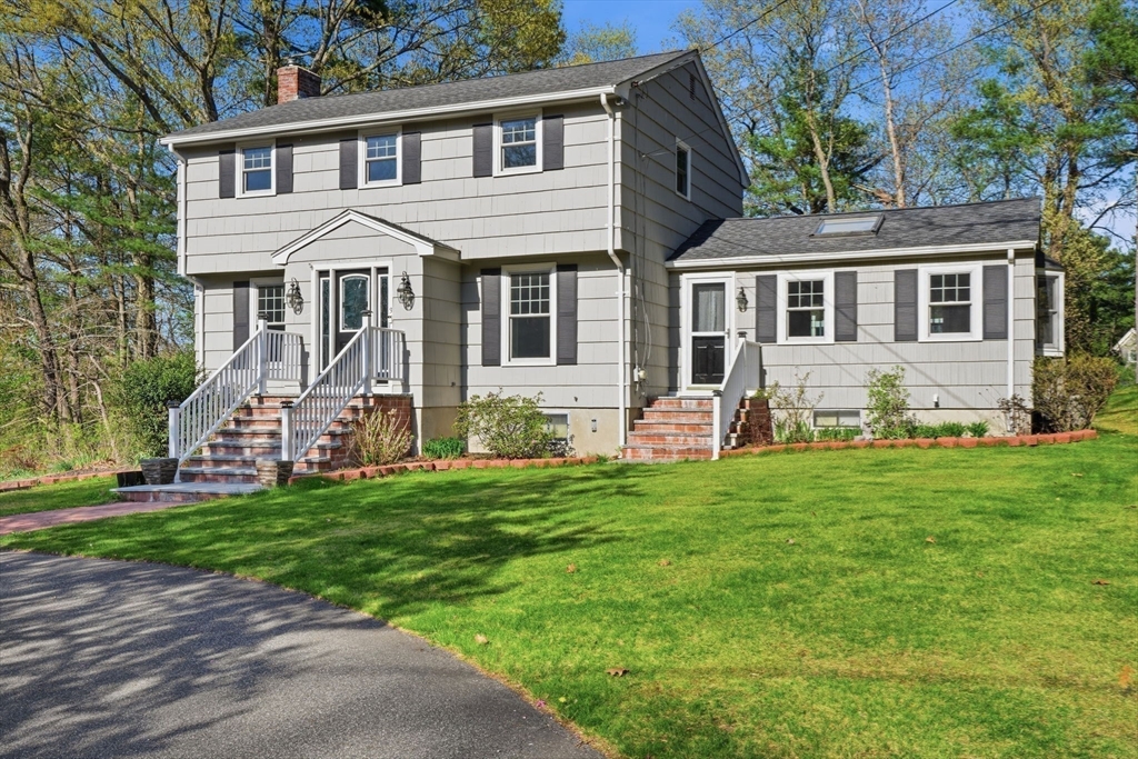 3 Fairway Dr, Canton, Massachusetts, 4 Bedrooms Bedrooms, 8 Rooms Rooms,1.5 BathroomsBathrooms,Residential,For Sale,Fairway Dr,73515148