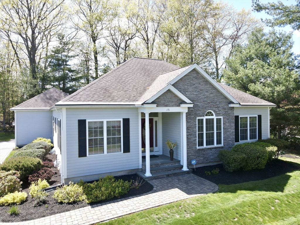 176 Mary Catherine Dr, Lancaster, Massachusetts, 2 Bedrooms Bedrooms, 6 Rooms Rooms,2 BathroomsBathrooms,Residential,For Sale,Mary Catherine Dr,73514998