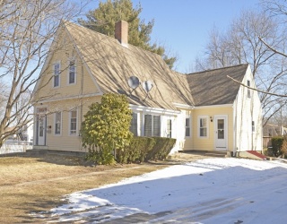 177 Pleasant St, Whitman, Massachusetts, 3 Bedrooms Bedrooms, 8 Rooms Rooms,2 BathroomsBathrooms,Residential Income,For Sale,Pleasant St,73515264