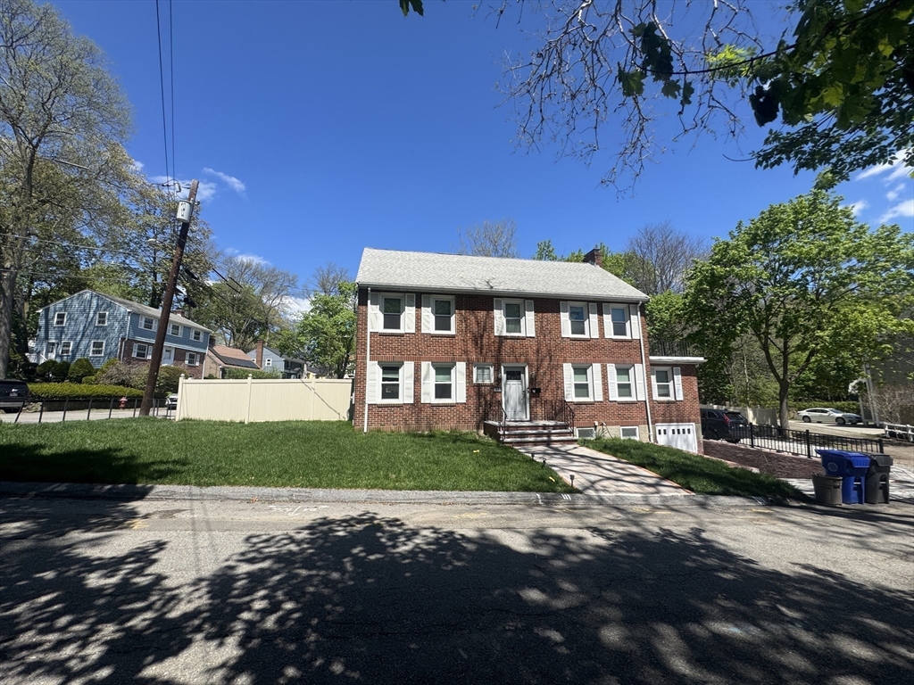 82 Arlmont, Arlington, Massachusetts, 4 Bedrooms Bedrooms, 7 Rooms Rooms,3 BathroomsBathrooms,Residential Lease,For Rent,Arlmont,73515268