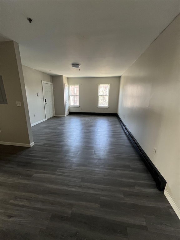 297 Hartwell Street, Fall River, Massachusetts, 2 Bedrooms Bedrooms, 5 Rooms Rooms,1 BathroomBathrooms,Residential Lease,For Rent,Hartwell Street,73515278