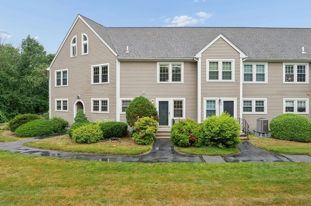 14 Hovey Pond Dr, Grafton, Massachusetts, 3 Bedrooms Bedrooms, 3 Rooms Rooms,1.5 BathroomsBathrooms,Residential,For Sale,Hovey Pond Dr,73515283