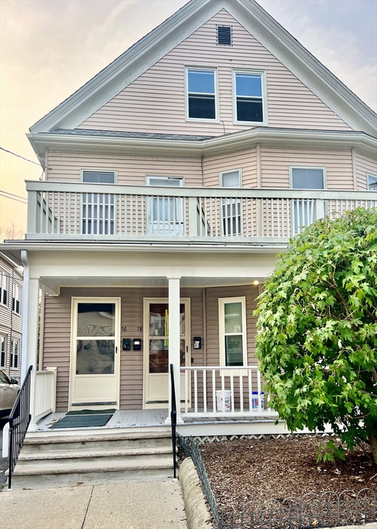 16-18 Seafoam, Winthrop, Massachusetts, 2 Bedrooms Bedrooms, 6 Rooms Rooms,1 BathroomBathrooms,Residential Lease,For Rent,Seafoam,73515292
