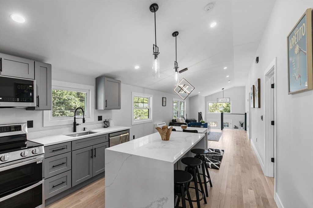 24 Stonehill Road, Boston, Massachusetts, 3 Bedrooms Bedrooms, 7 Rooms Rooms,3 BathroomsBathrooms,Residential,For Sale,Stonehill Road,73502744