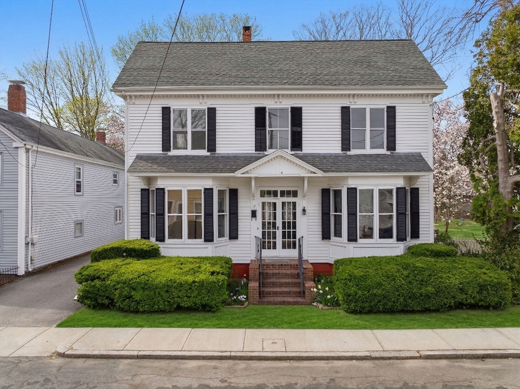 14 Allen St, Newburyport, Massachusetts, 4 Bedrooms Bedrooms, 7 Rooms Rooms,1.5 BathroomsBathrooms,Residential,For Sale,Allen St,73494034