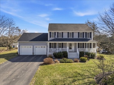 7 Tispaquin St, Middleboro, Massachusetts, 3 Bedrooms Bedrooms, 6 Rooms Rooms,2.5 BathroomsBathrooms,Residential,For Sale,Tispaquin St,73480521