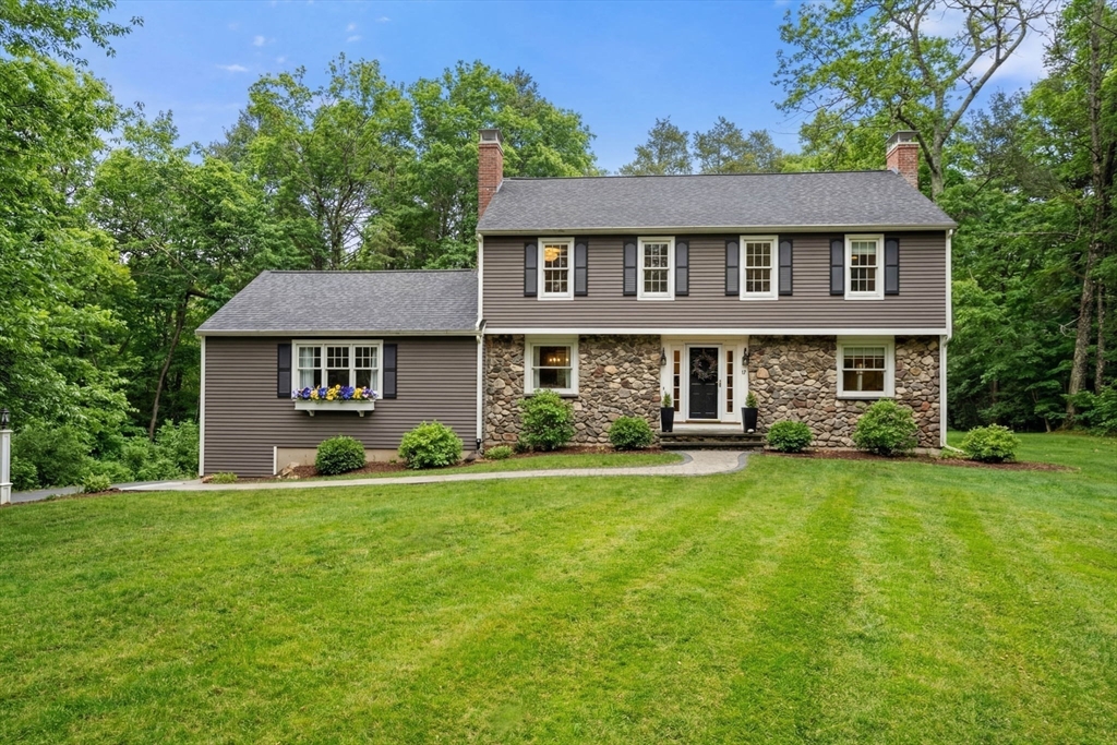 17 Janes Road, Boxford, Massachusetts, 4 Bedrooms Bedrooms, 8 Rooms Rooms,2.5 BathroomsBathrooms,Residential,For Sale,Janes Road,73496869