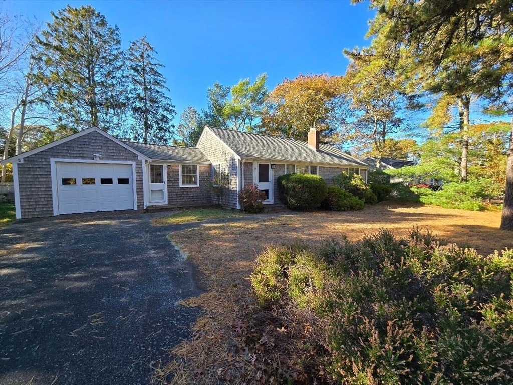 15 Woodside Park Road, Dennis, Massachusetts, 2 Bedrooms Bedrooms, 6 Rooms Rooms,1.5 BathroomsBathrooms,Residential,For Sale,Woodside Park Road,73487521