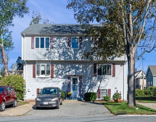 9 Cleveland Pl, Gloucester, Massachusetts, 6 Bedrooms Bedrooms, 13 Rooms Rooms,3 BathroomsBathrooms,Residential Income,For Sale,Cleveland Pl,73482418