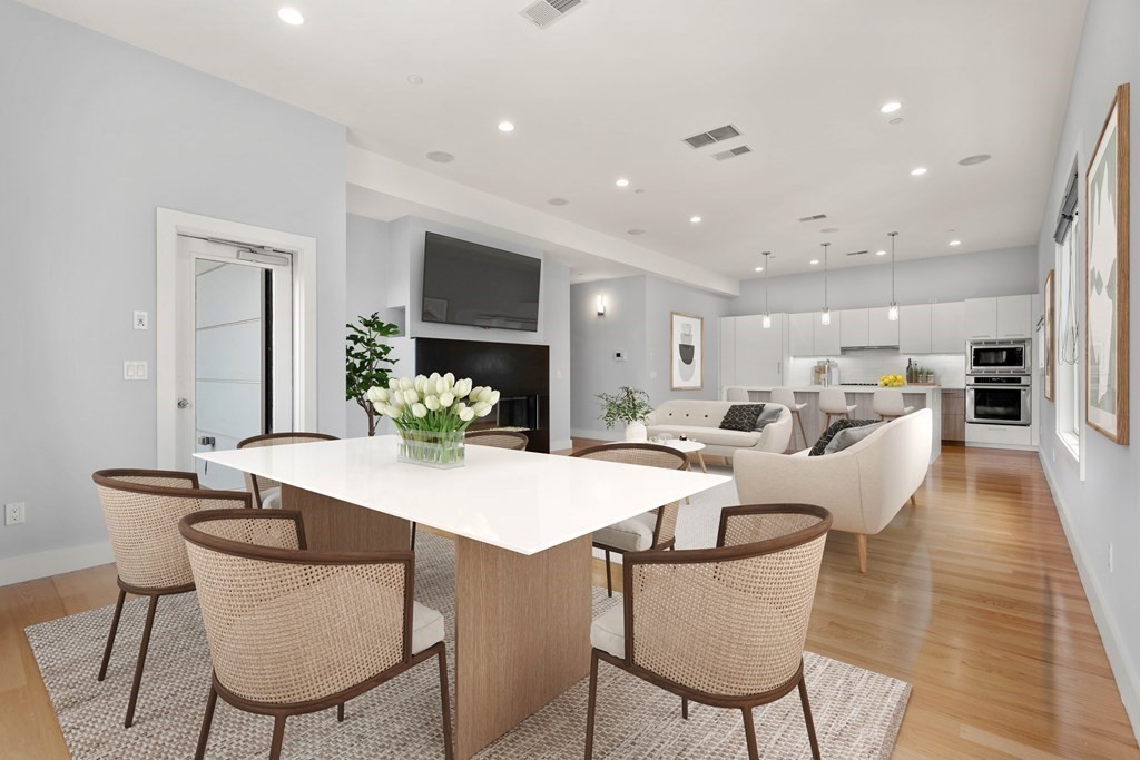 45 A Street, Boston, Massachusetts, 2 Bedrooms Bedrooms, 5 Rooms Rooms,2 BathroomsBathrooms,Residential Lease,For Rent,A Street,73512328