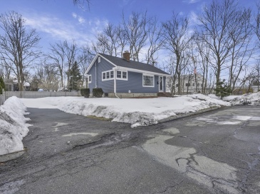 6 Grant St, Danvers, Massachusetts, 1 Bedroom Bedrooms, 4 Rooms Rooms,2 BathroomsBathrooms,Residential,For Sale,Grant St,73484733 6 Grant St, Danvers, Massachusetts, 1 Bedroom Bedrooms, 4 Rooms Rooms,2 BathroomsBathrooms,Residential,For Sale,Grant St,73484733
