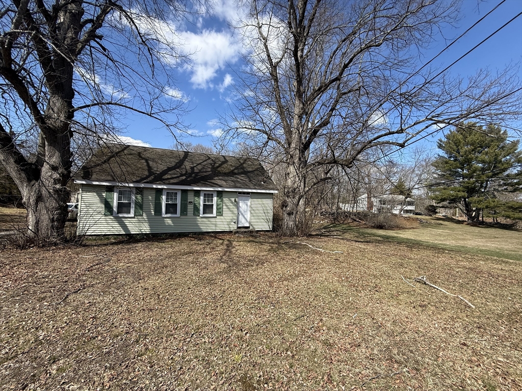 91 W Bacon St, Plainville, Massachusetts, 3 Bedrooms Bedrooms, 6 Rooms Rooms,1 BathroomBathrooms,Residential,For Sale,W Bacon St,73494421