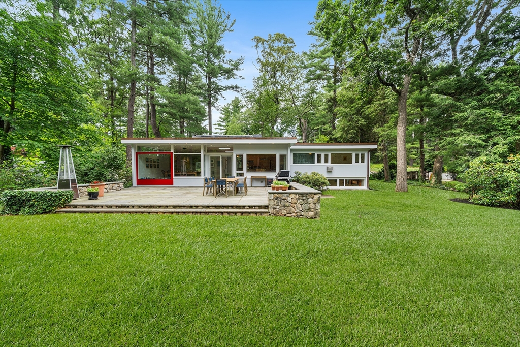 32 Moon Hill Road, Lexington, Massachusetts, 4 Bedrooms Bedrooms, 8 Rooms Rooms,3 BathroomsBathrooms,Residential,For Sale,Moon Hill Road,73485544