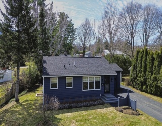 121 Berkshire Dr, Williamstown, Massachusetts, 3 Bedrooms Bedrooms, 12 Rooms Rooms,2 BathroomsBathrooms,Residential,For Sale,Berkshire Dr,73495546