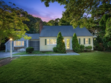 77 Robbins St, Barnstable, Massachusetts, 4 Bedrooms Bedrooms, 8 Rooms Rooms,2.5 BathroomsBathrooms,Residential,For Sale,Robbins St,73426806