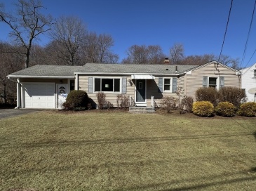 240 Mccarthy Ave, Chicopee, Massachusetts, 3 Bedrooms Bedrooms, 5 Rooms Rooms,1 BathroomBathrooms,Residential,For Sale,Mccarthy Ave,73491486