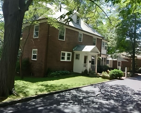 20 Trinity Terrace, Newton, Massachusetts, 4 Bedrooms Bedrooms, 8 Rooms Rooms,3 BathroomsBathrooms,Residential Lease,For Rent,Trinity Terrace,73487983