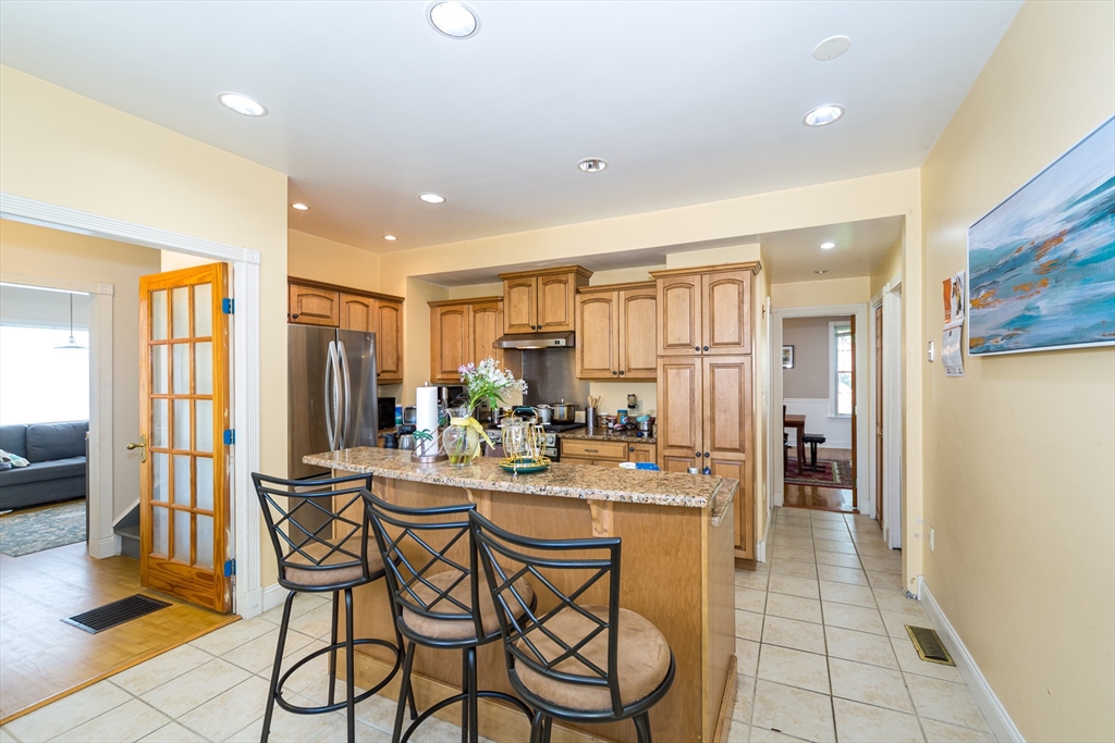 26 Pine Street, Natick, Massachusetts, 7 Bedrooms Bedrooms, 12 Rooms Rooms,2.5 BathroomsBathrooms,Residential Lease,For Rent,Pine Street,73515371
