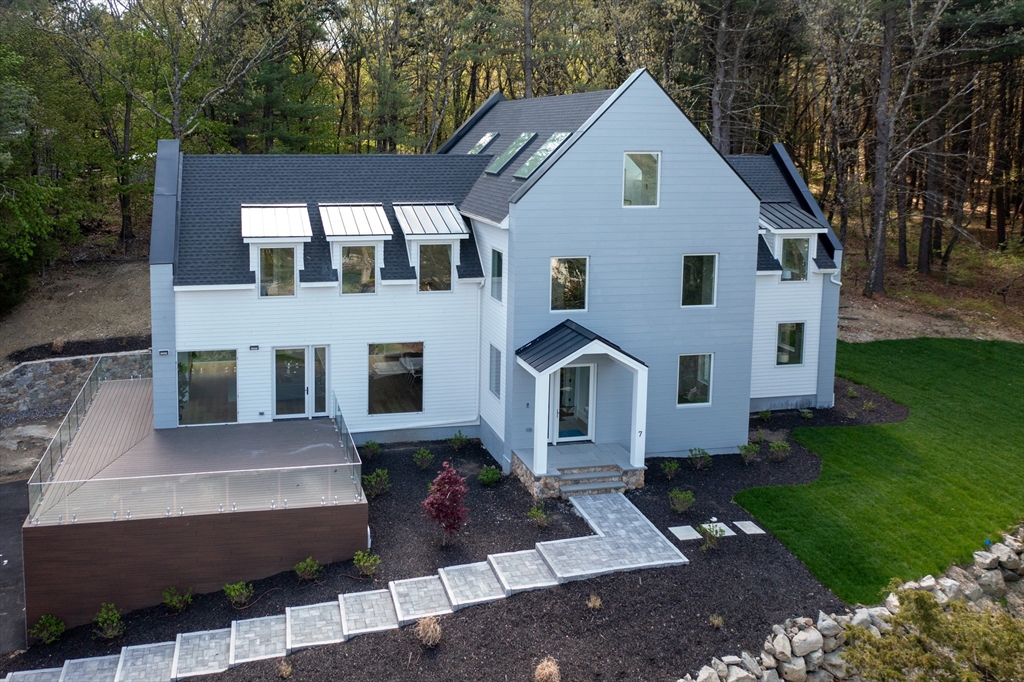 7 Whipple Rd, Lexington, Massachusetts, 7 Bedrooms Bedrooms, 15 Rooms Rooms,7 BathroomsBathrooms,Residential Lease,For Rent,Whipple Rd,73515285