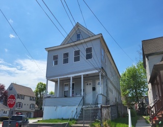 40 Endicott Street, Lowell, Massachusetts, 3 Bedrooms Bedrooms, 5 Rooms Rooms,1 BathroomBathrooms,Residential Lease,For Rent,Endicott Street,73515308