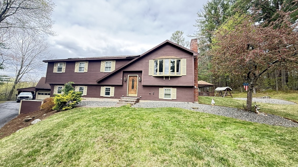 83 Ash St, Spencer, Massachusetts, 3 Bedrooms Bedrooms, 6 Rooms Rooms,2 BathroomsBathrooms,Residential,For Sale,Ash St,73515313