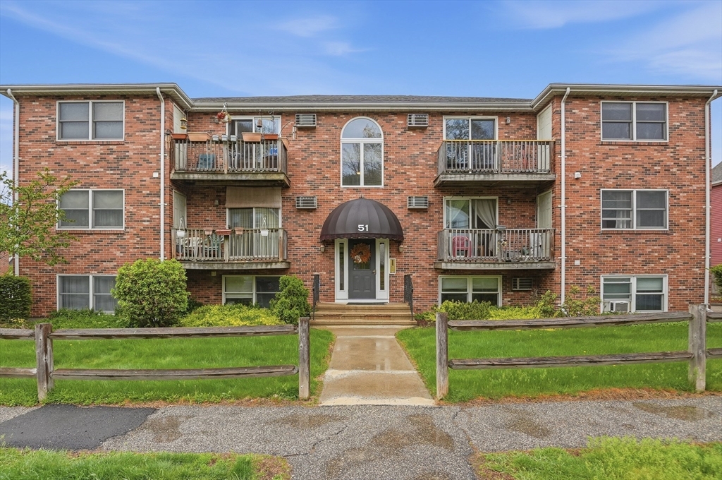 51 Alvarado Ave, Worcester, Massachusetts, 2 Bedrooms Bedrooms, 4 Rooms Rooms,1 BathroomBathrooms,Residential Lease,For Rent,Alvarado Ave,73515342