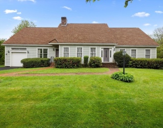 49 South Street, Grafton, Massachusetts, 4 Bedrooms Bedrooms, 9 Rooms Rooms,3 BathroomsBathrooms,Residential,For Sale,South Street,73515016