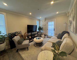 5-9R Trenton St, Boston, Massachusetts, 2 Bedrooms Bedrooms, 4 Rooms Rooms,1 BathroomBathrooms,Residential Lease,For Rent,Trenton St,73515378