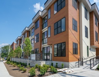 68 Los Angeles, Newton, Massachusetts, 2 Bedrooms Bedrooms, 2 Rooms Rooms,2 BathroomsBathrooms,Residential Lease,For Rent,Los Angeles,73515400