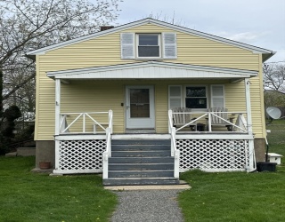 62 Hull St, Seekonk, Massachusetts, 1 Bedroom Bedrooms, 3 Rooms Rooms,1 BathroomBathrooms,Residential,For Sale,Hull St,73515405