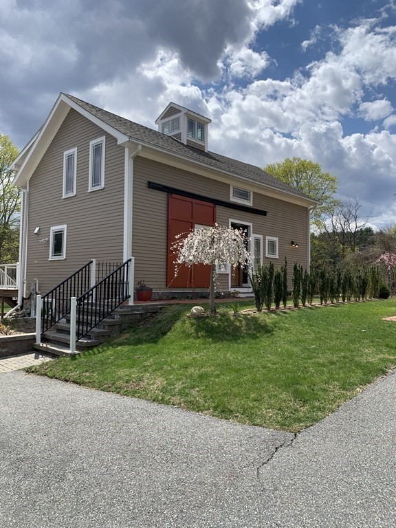 196 South, Weston, Massachusetts, 2 Bedrooms Bedrooms, 6 Rooms Rooms,2.5 BathroomsBathrooms,Residential Lease,For Rent,South,73501244