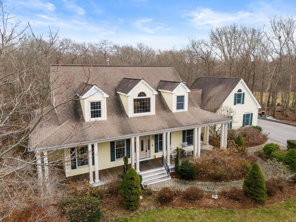 332 Division Rd, Dartmouth, Massachusetts, 4 Bedrooms Bedrooms, 12 Rooms Rooms,3.5 BathroomsBathrooms,Residential,For Sale,Division Rd,73461134