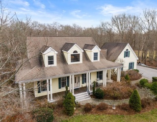 332 Division Rd, Dartmouth, Massachusetts, 4 Bedrooms Bedrooms, 12 Rooms Rooms,3.5 BathroomsBathrooms,Residential,For Sale,Division Rd,73461134