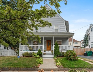 124 Sheridan Ave, Medford, Massachusetts, 2 Bedrooms Bedrooms, 5 Rooms Rooms,1 BathroomBathrooms,Residential Lease,For Rent,Sheridan Ave,73515448