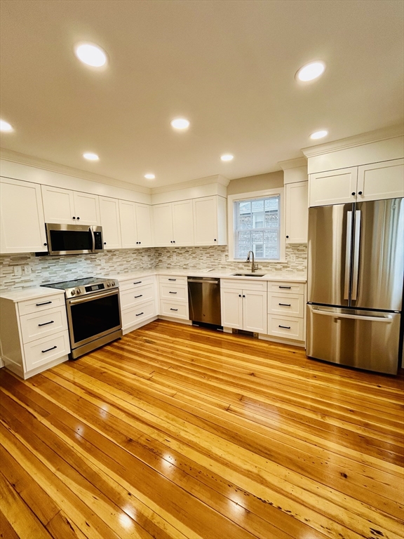 23 Seaview St, Plymouth, Massachusetts, 3 Bedrooms Bedrooms, 5 Rooms Rooms,1.5 BathroomsBathrooms,Residential Lease,For Rent,Seaview St,73515453