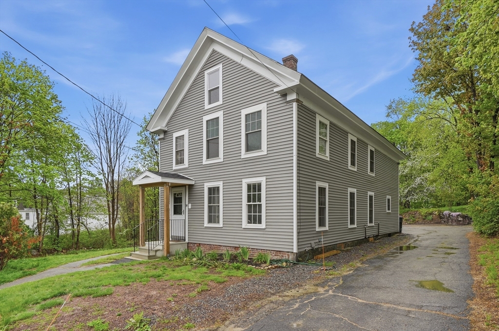 14 Central St, Ashburnham, Massachusetts, 4 Bedrooms Bedrooms, 9 Rooms Rooms,2 BathroomsBathrooms,Residential Income,For Sale,Central St,73475844