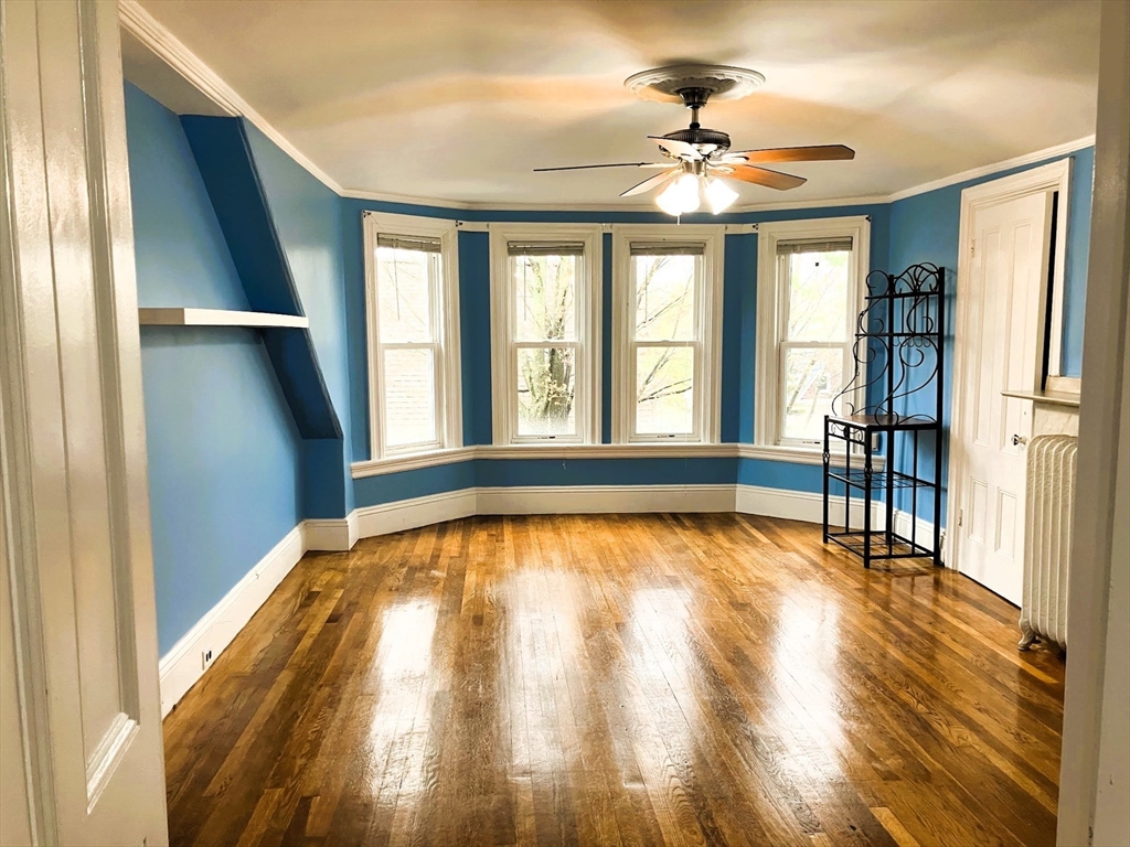 66 Maple St, Boston, Massachusetts, 1 Bedroom Bedrooms, 3 Rooms Rooms,1 BathroomBathrooms,Residential Lease,For Rent,Maple St,73515517