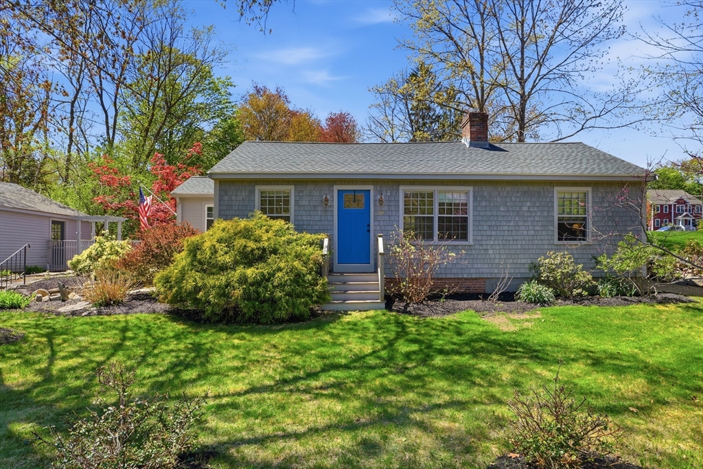 20 Concord Dr, Littleton, Massachusetts, 2 Bedrooms Bedrooms, 5 Rooms Rooms,1 BathroomBathrooms,Residential,For Sale,Concord Dr,73515364
