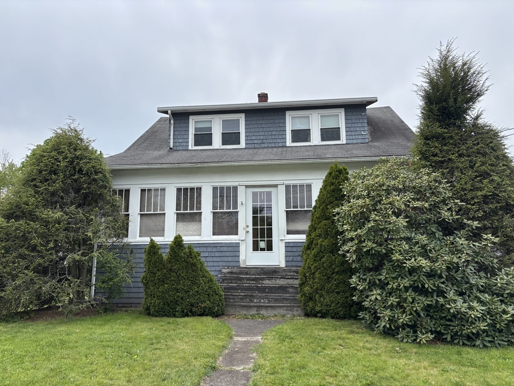 577 County, Taunton, Massachusetts, 3 Bedrooms Bedrooms, 10 Rooms Rooms,2 BathroomsBathrooms,Residential,For Sale,County,73515592