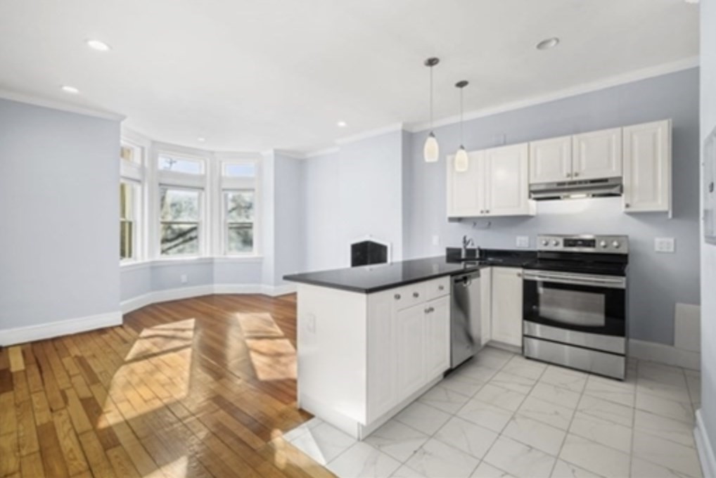 1834 Beacon St, Brookline, Massachusetts, 2 Bedrooms Bedrooms, 4 Rooms Rooms,1 BathroomBathrooms,Residential Lease,For Rent,Beacon St,73515569