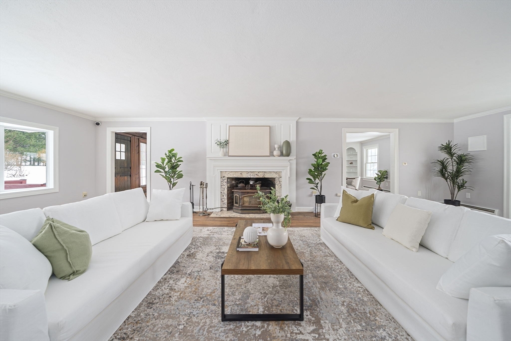 8 Conway Lane, Foxboro, Massachusetts, 5 Bedrooms Bedrooms, 16 Rooms Rooms,4 BathroomsBathrooms,Residential,For Sale,Conway Lane,73515627