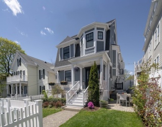 36 Laurel Street, Somerville, Massachusetts, 4 Bedrooms Bedrooms, 7 Rooms Rooms,4.5 BathroomsBathrooms,Residential Lease,For Rent,Laurel Street,73515631