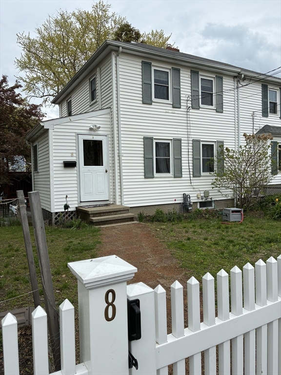 8 Marrigan St, Arlington, Massachusetts, 2 Bedrooms Bedrooms, 5 Rooms Rooms,1 BathroomBathrooms,Residential Lease,For Rent,Marrigan St,73515632