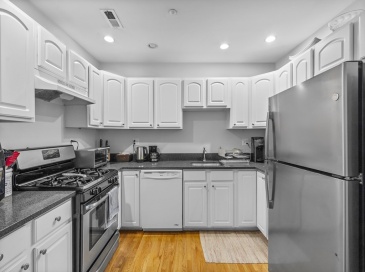 320 W Broadway, Boston, Massachusetts, 2 Bedrooms Bedrooms, 4 Rooms Rooms,1 BathroomBathrooms,Residential Lease,For Rent,W Broadway,73500212